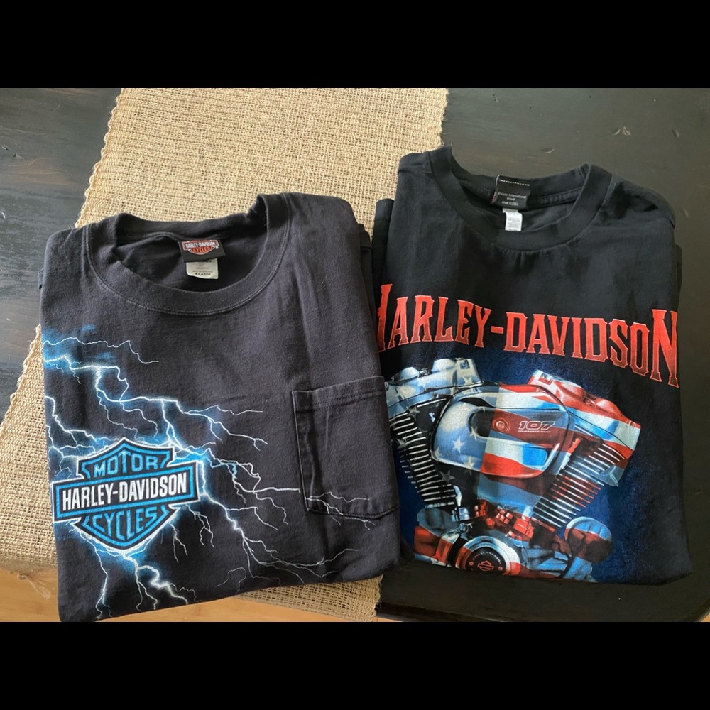 2 Harley Davidson T-shirts. Size X-large.